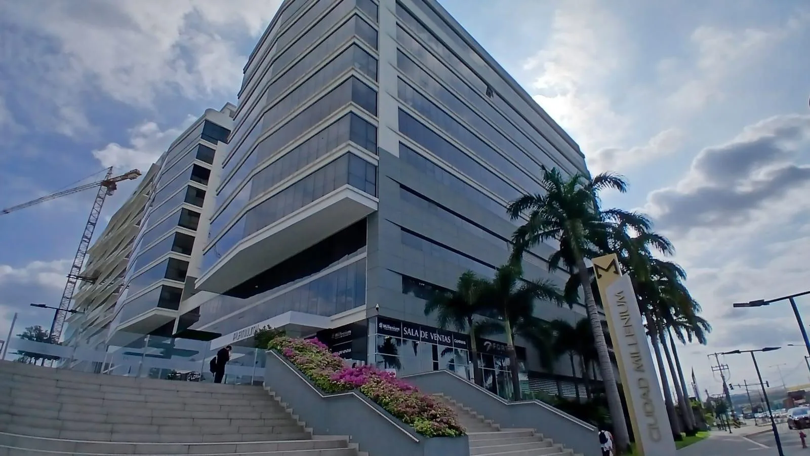 Oficina en alquiler en Millenium Towers, La Aurora CarP