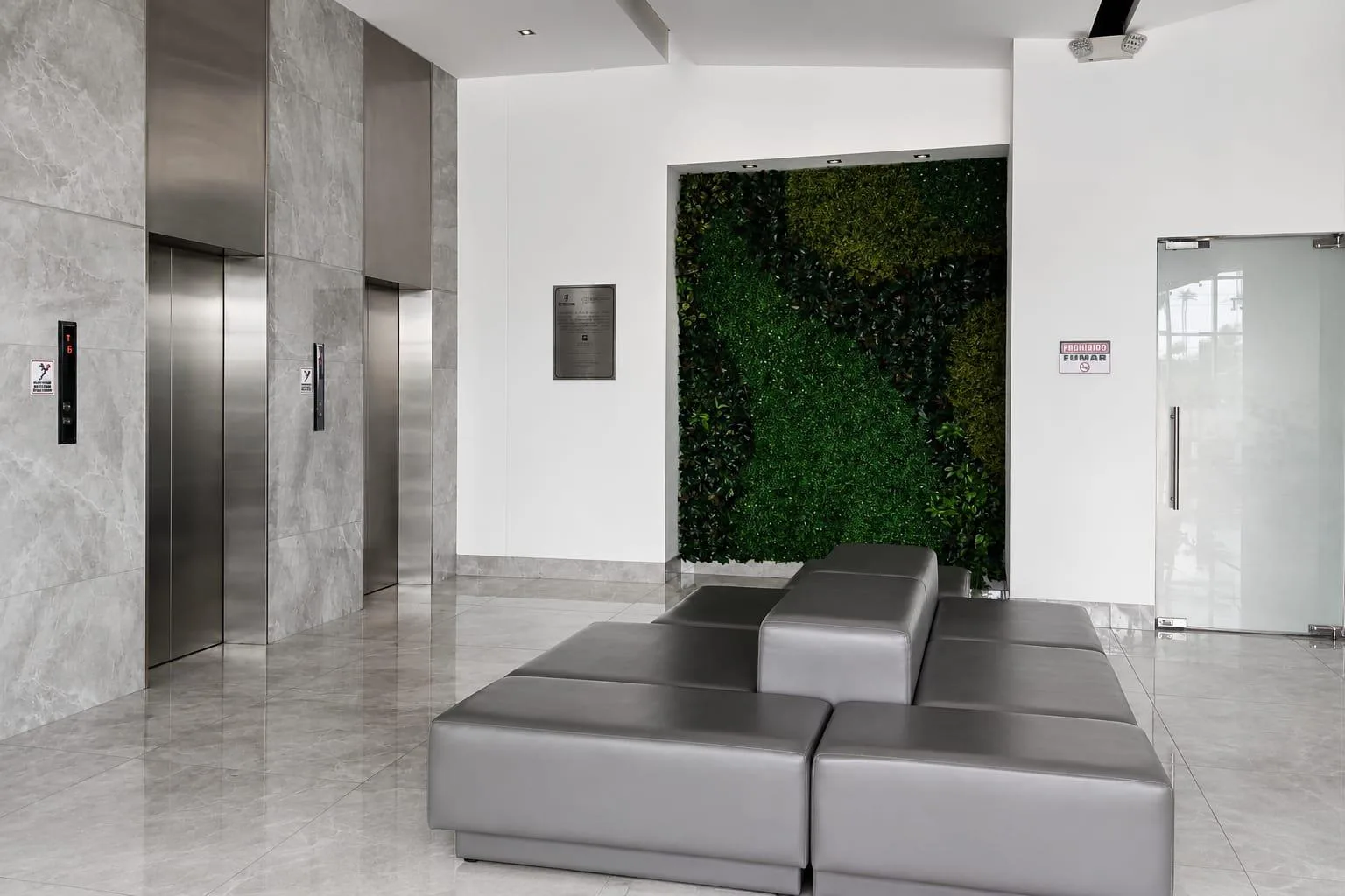 Oficina en alquiler en Millenium Towers, La Aurora CarP