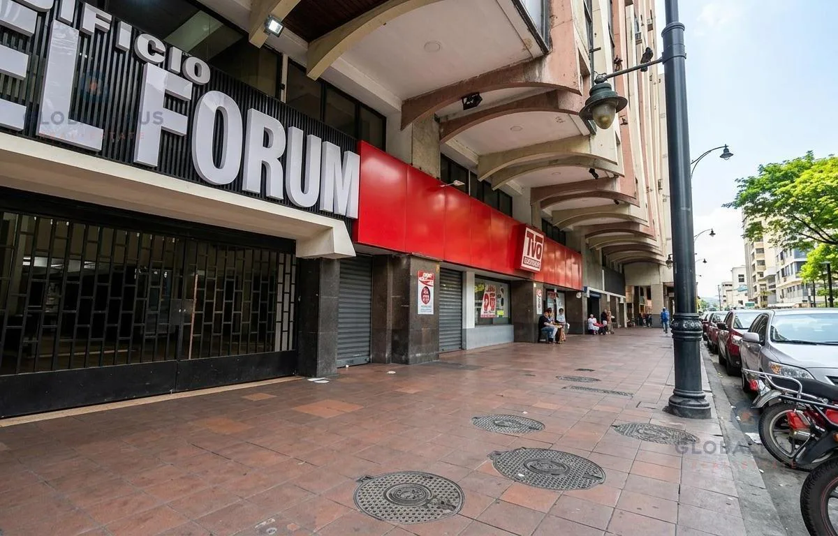 Venta de Suite Piso 6 Edificio El Forum, Centro WyR