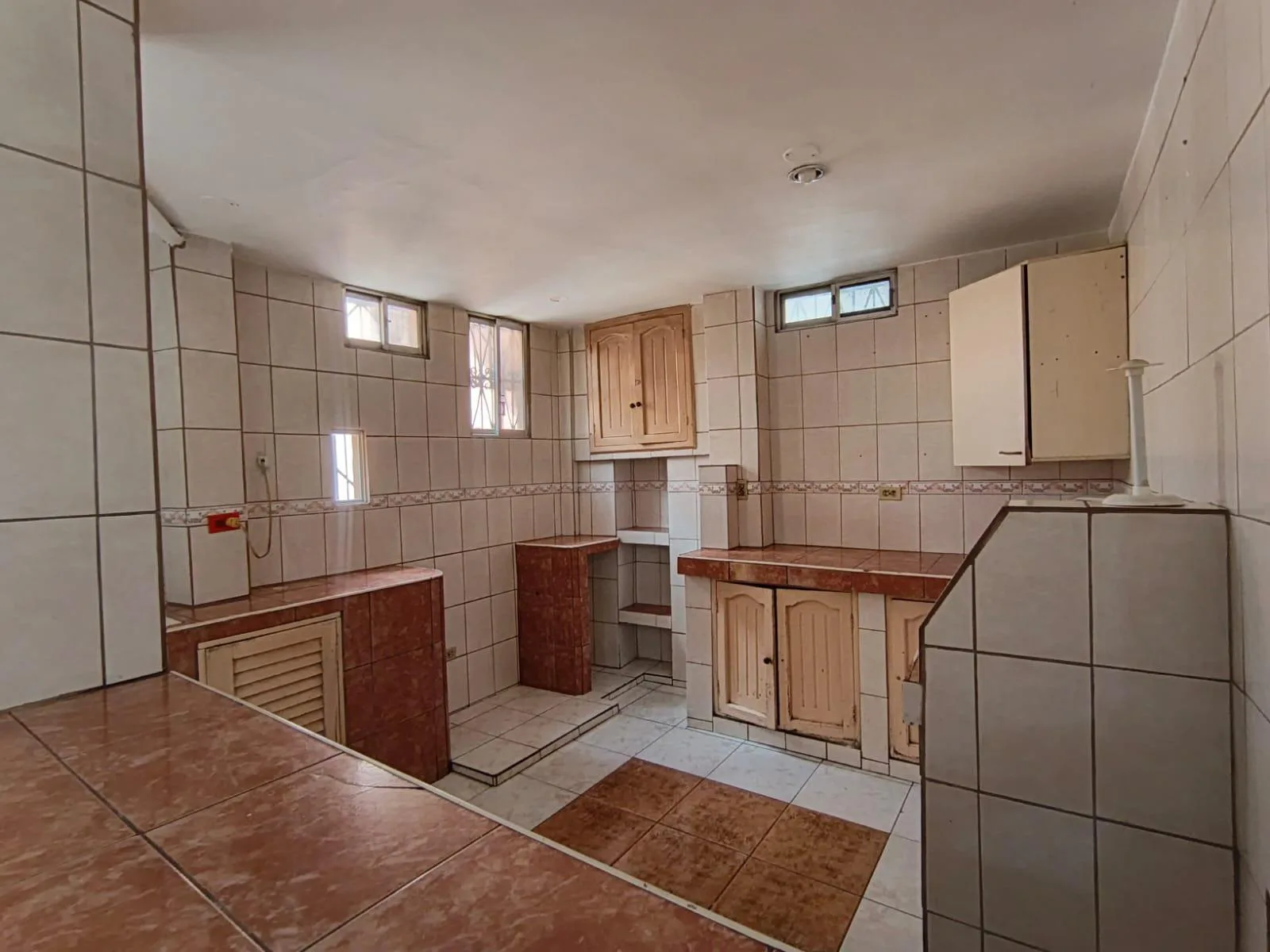 Venta Casa esquinera 5 habitaciones con terraza Durán GinS