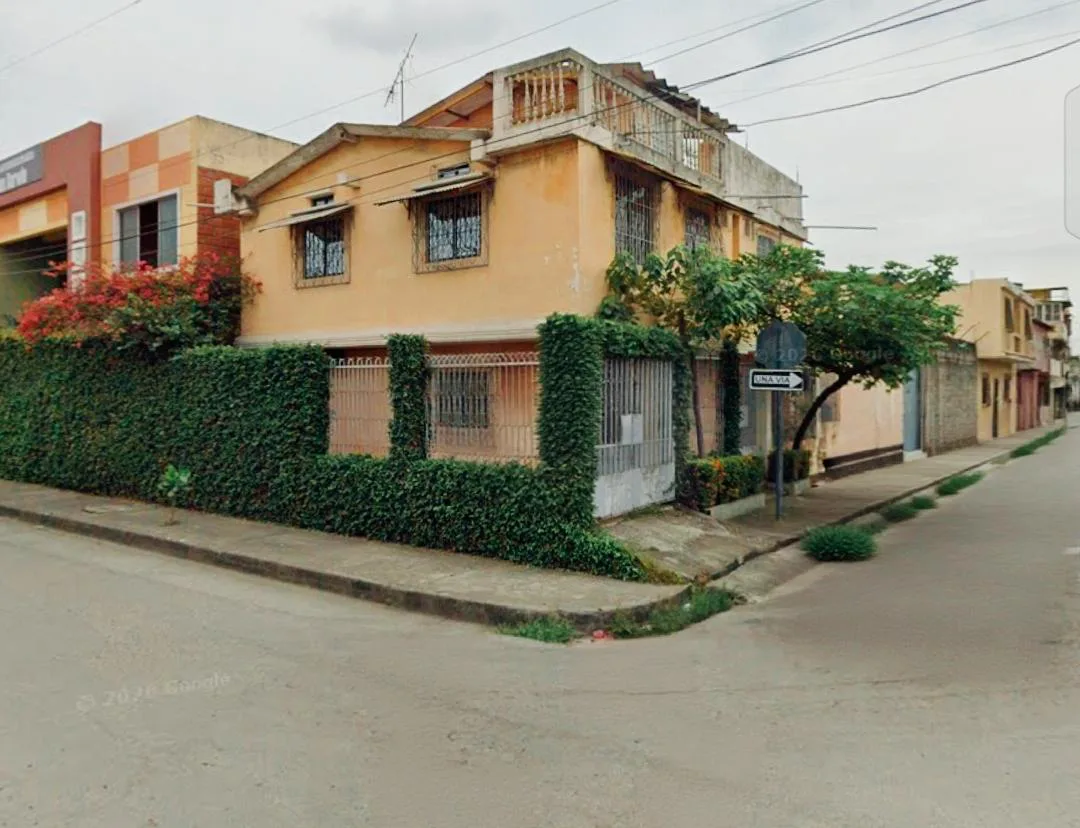 Venta Casa esquinera 5 habitaciones con terraza Durán GinS