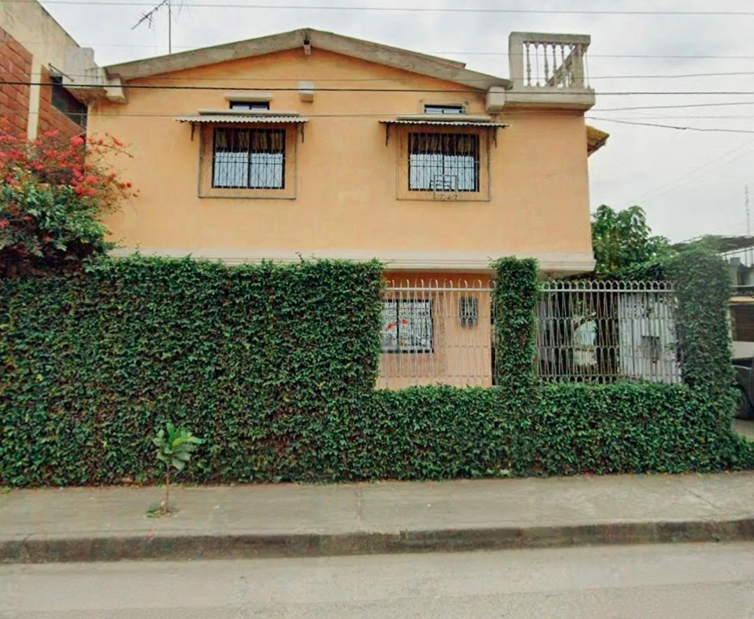 Venta Casa esquinera 5 habitaciones con terraza Durán GinS