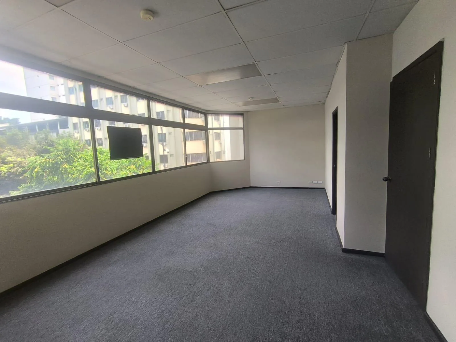 Alquiler de Oficina, Centro de Guayaquil. KarR